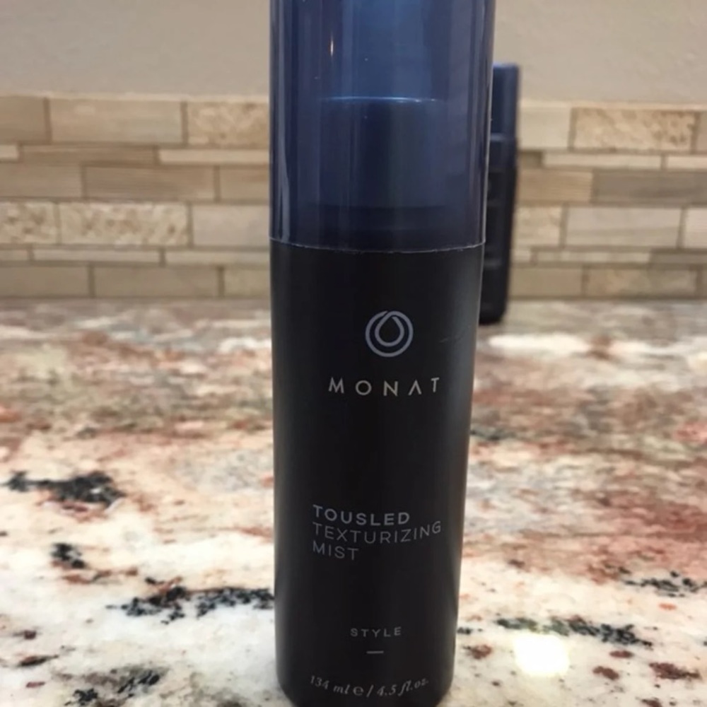 Tousled texturizing mist